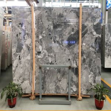 Maglovito zemljište mramorna ploča